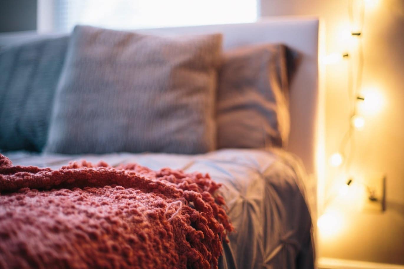 30 Tricks to Cool Down a Room and Sleep in the Heat